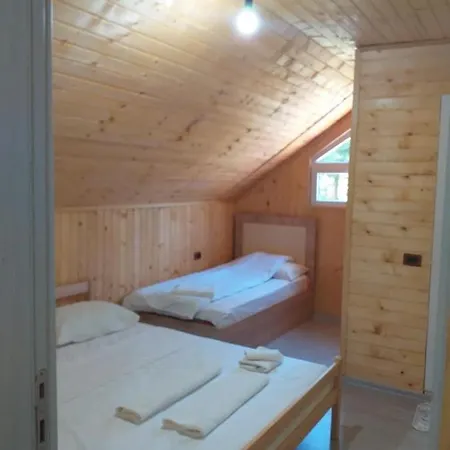 Bujtina Arlindi Bed & Breakfast Valbone