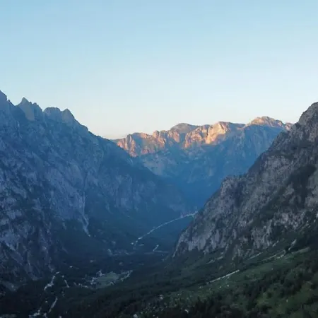 Bujtina Arlindi Nocleg ze śniadaniem