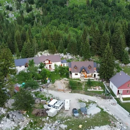 Nocleg ze śniadaniem Bujtina Arlindi *