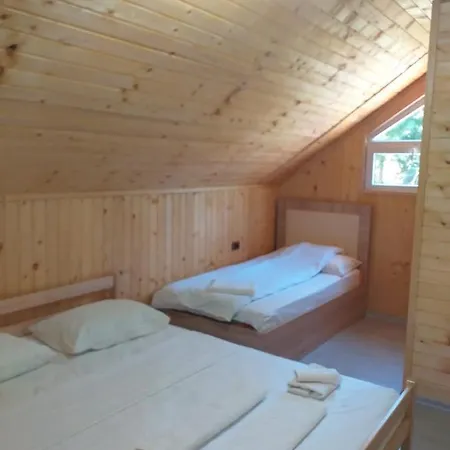 Bujtina Arlindi Bed & Breakfast