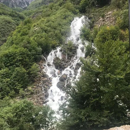 Bujtina Arlindi Valbone