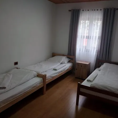 Bed & Breakfast Bujtina Arlindi
