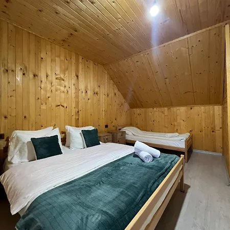 Bed & Breakfast Bujtina Arlindi