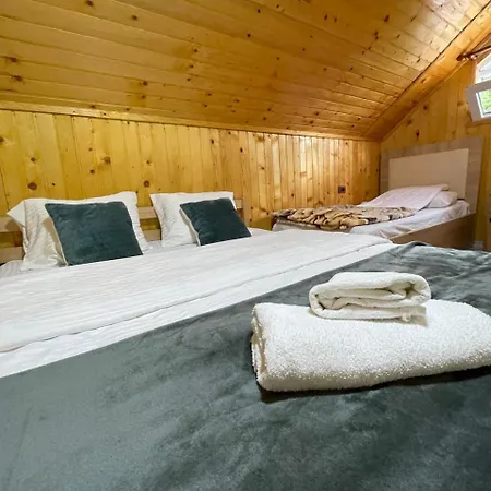 Bujtina Arlindi Bed & Breakfast *