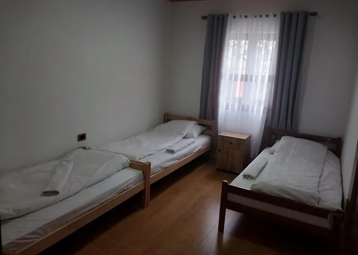 Bed & Breakfast Bujtina Arlindi