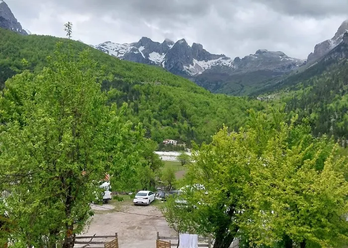 Bujtina Arlindi Valbone