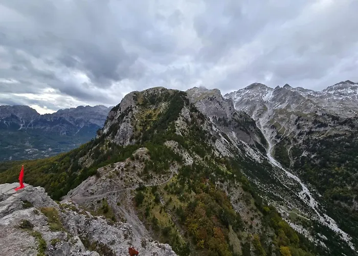 Bed & Breakfast Bujtina Arlindi *