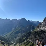 Bujtina Arlindi *