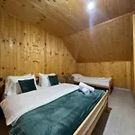 Bed and Breakfast Bujtina Arlindi
