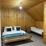 Bujtina Arlindi Bed and Breakfast *