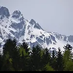 Bed and Breakfast Bujtina Arlindi Βαλμπόνα