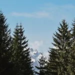 Bujtina Arlindi Bed and Breakfast Βαλμπόνα