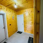Bujtina Arlindi Bed and Breakfast *