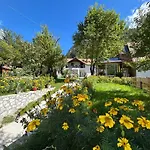 Bed and Breakfast Bujtina Arlindi