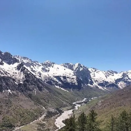 Bujtina Arlindi فندق مبيت وإفطار فالبني