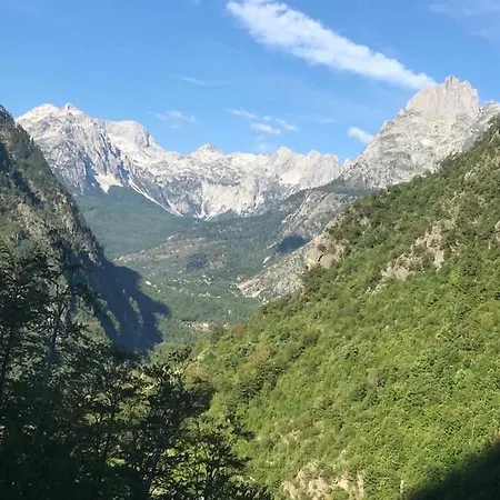 فندق مبيت وإفطار Bujtina Arlindi فالبني