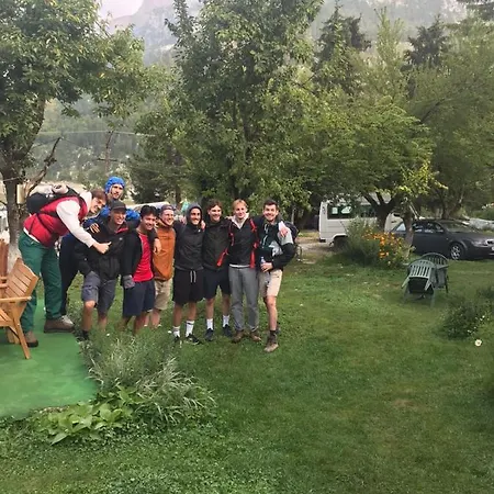 Bujtina Arlindi * فالبني