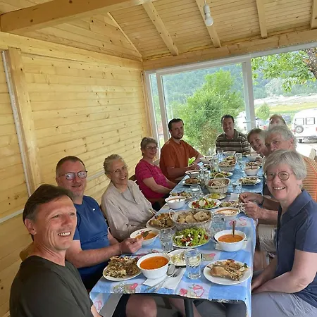 Bujtina Arlindi فندق مبيت وإفطار