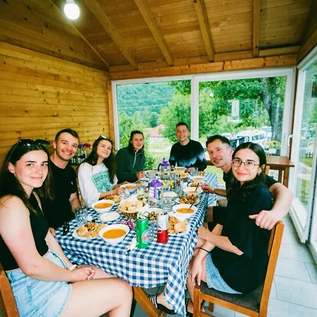 Bujtina Arlindi * Valbone