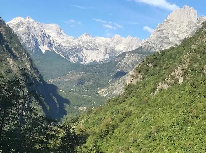 فندق مبيت وإفطار Bujtina Arlindi فالبني