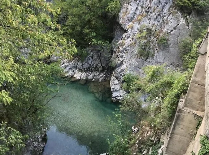 Bujtina Arlindi 住宿加早餐酒店